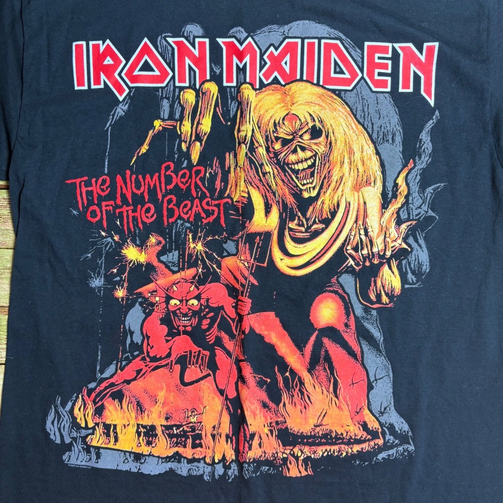 Iron Maiden The Number of the Beast Album Cover Graphic Band T-Shirt - Picture 2 of 5
